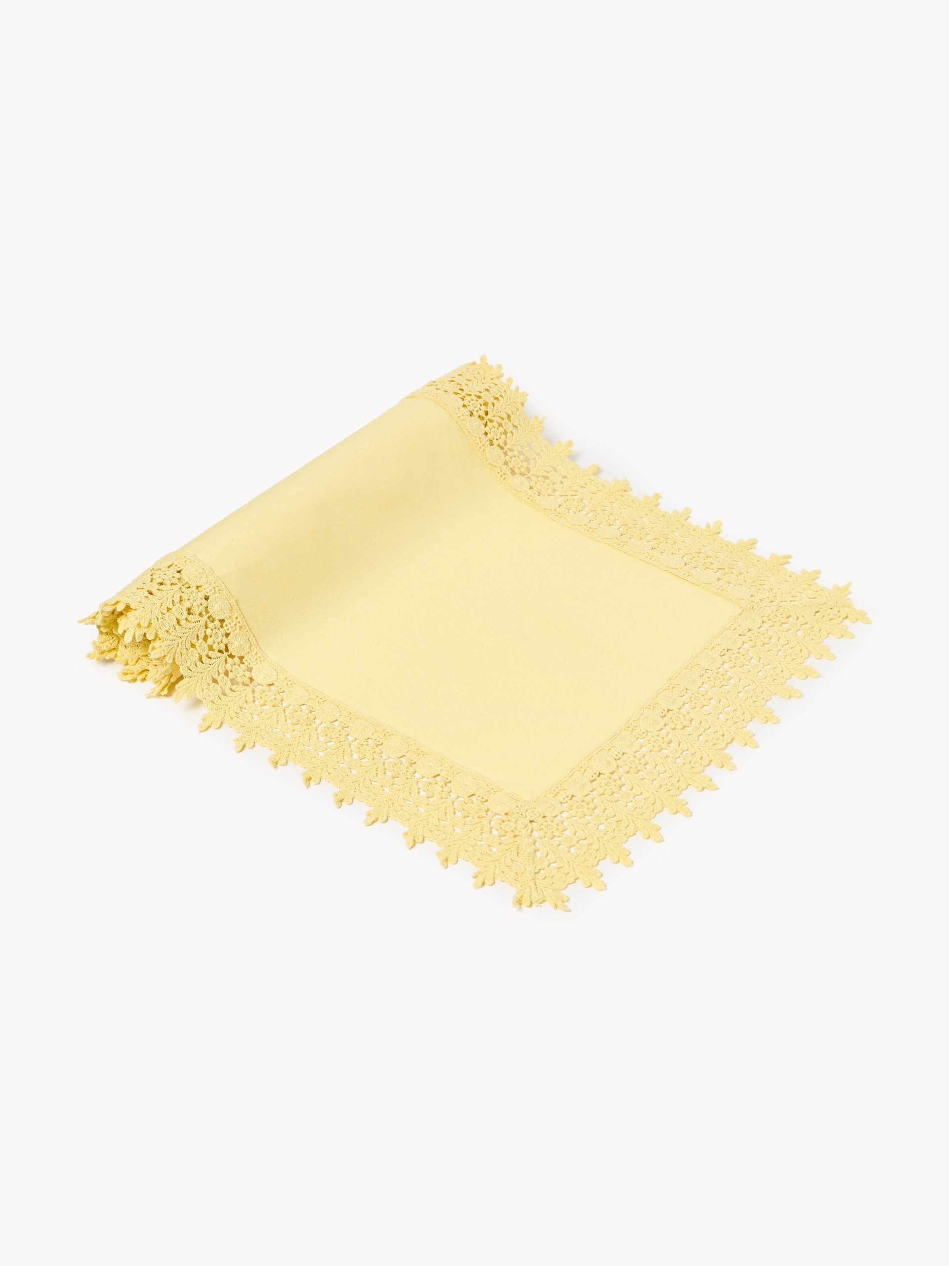 Camino de mesa con encaje Flavia