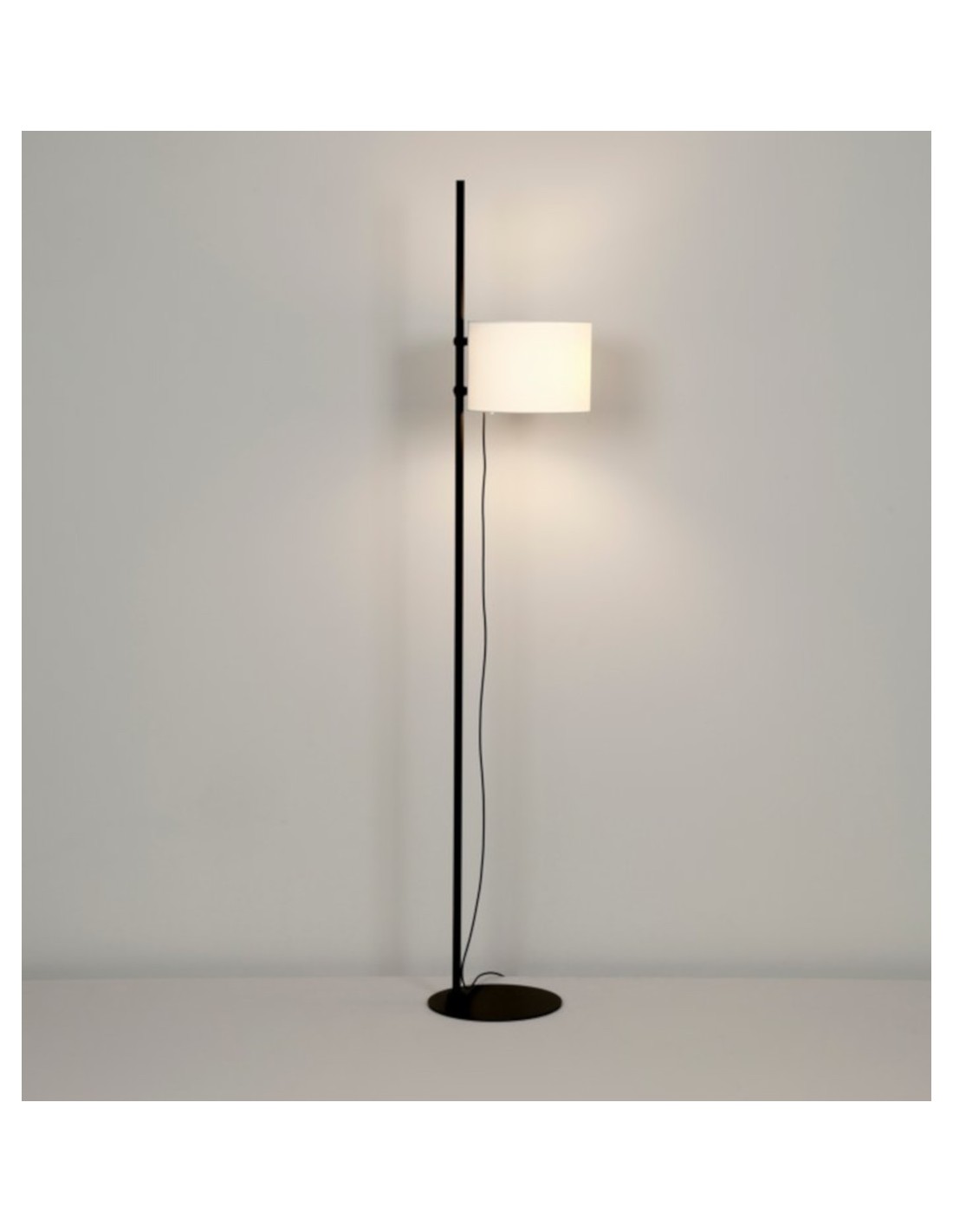 Lámpara de pie con 1 pantalla de poliéster – Twain – Milan