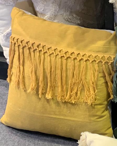DKD Home Decor Cojín Decorativo Boho Mostaza con Flecos de Algodón Reciclado y Poliéster, Cierre Cremallera 45x45x15 cm